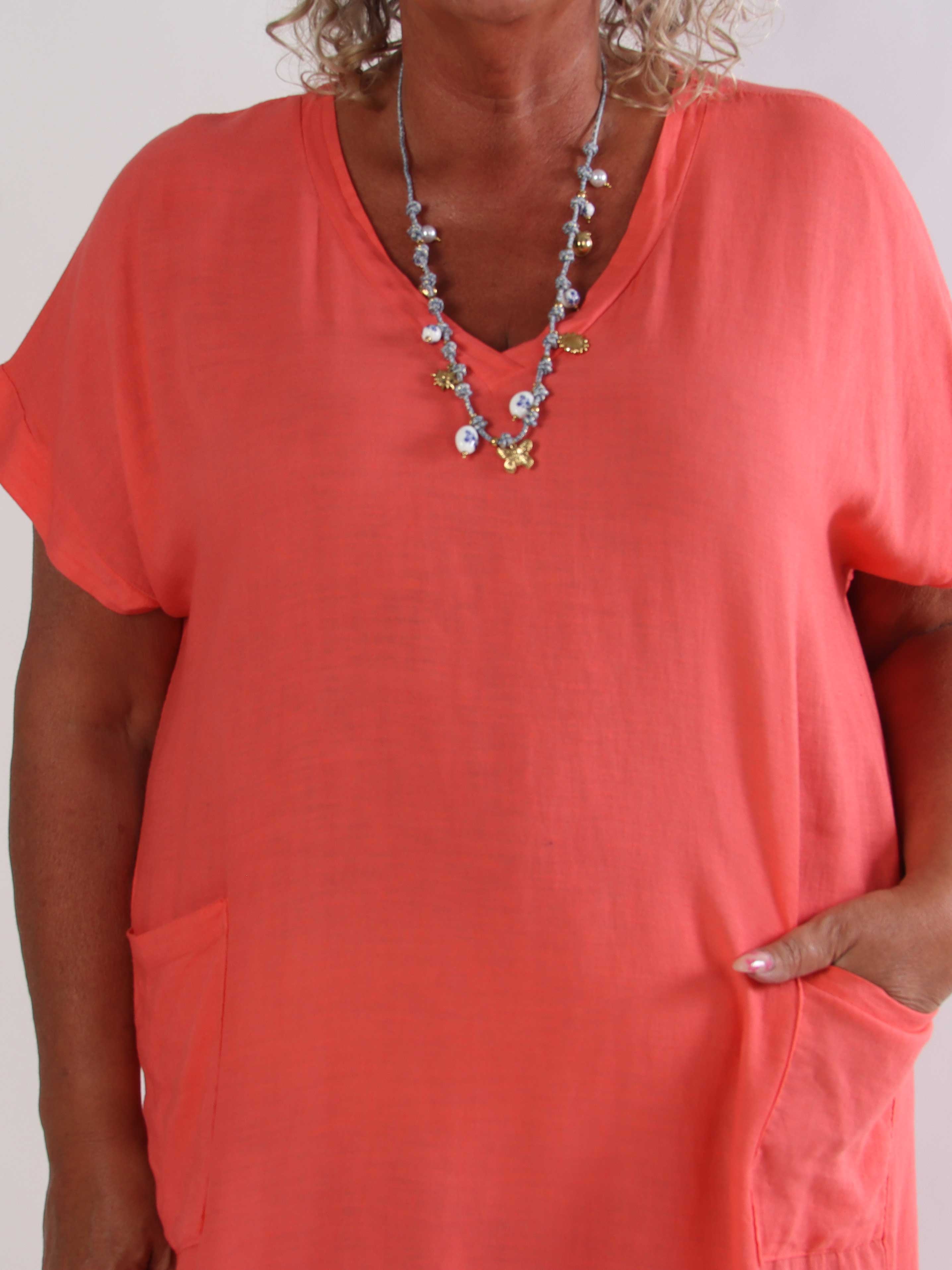 Bibbi - Løs plus size t-shirtkjole i en viskose- og hørblanding med lommer foran